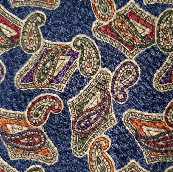 Navy Blue Tie with Colorful Paisley Print New - Picture 6 of 6